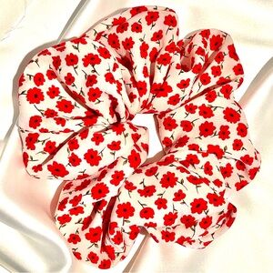 Georgette Scrunchy Maxi - Red Blooms